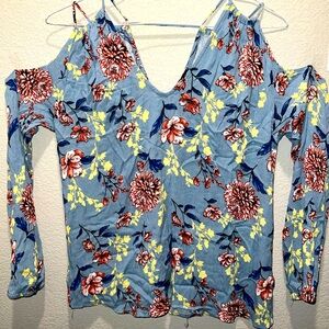 Size L Miss Me off the shoulder floral blouse